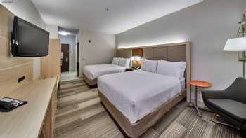 Holiday Inn Express & Suites Medford-Central Point, an IHG Hotel