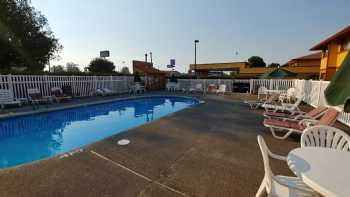 Quality Inn & Suites Medford Airport