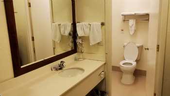 Quality Inn & Suites at Coos Bay