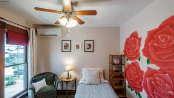 MaMere's Guest House - Historic B&B, Event Space & Vacation Rental