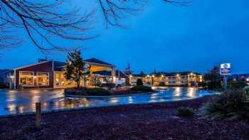 Best Western Salbasgeon Inn & Suites Of Reedsport