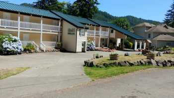 Umpqua River Inn & Suites