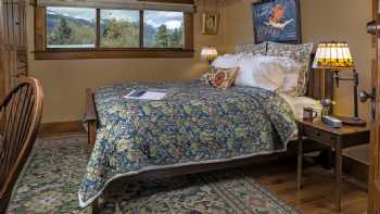 Bronze Antler Bed & Breakfast