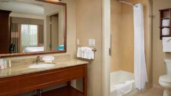 Hampton Inn & Suites Salem