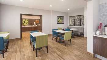 La Quinta Inn & Suites by Wyndham Central Point - Medford