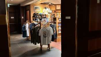 Alyeska Resort - Sundry Shop