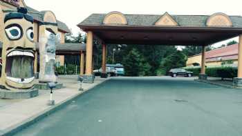 Palace Inn & Suites