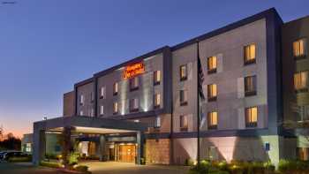 Hampton Inn & Suites Salem