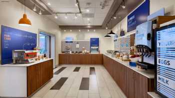 Holiday Inn Express & Suites Salem North - Keizer, an IHG Hotel