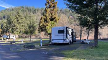 Casey's Riverside RV Park