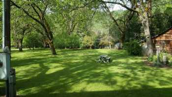 Romantic Rogue River Cottage ~ Near Del Rio Winery