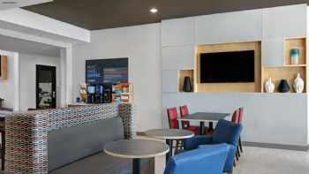 Holiday Inn Express & Suites Newport, an IHG Hotel