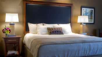 Best Western Premier Boulder Falls Inn