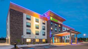 Holiday Inn Express & Suites Camas- Vancouver, an IHG Hotel