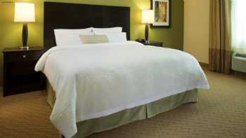 Hampton Inn & Suites Astoria