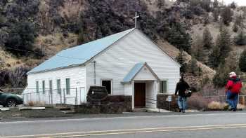 Spoke'n Hostel Lodging & Praise Assembly Mitchell