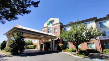 Holiday Inn Express & Suites Medford-Central Point, an IHG Hotel