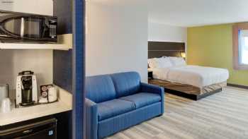 Holiday Inn Express Newberg - Wine Country, an IHG Hotel