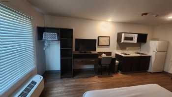 WoodSpring Suites Bakersfield