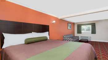 Travelodge Inn & Suites by Wyndham Bell Los Angeles Area