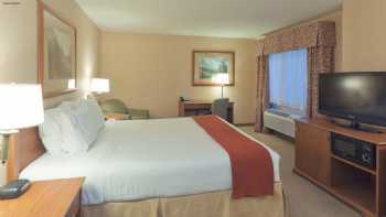 Holiday Inn Express & Suites Bishop, an IHG Hotel