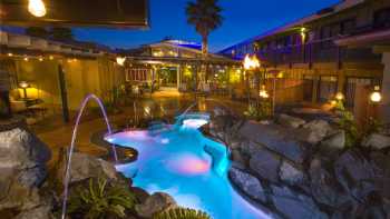 Best Western Plus Humboldt Bay Inn