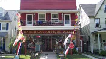 Bahoukas Antique Mall & Beer MuZeum