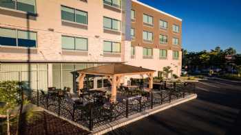 Holiday Inn Express & Suites Chico, an IHG Hotel