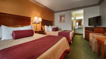 Cloverdale Wine Country Inn and Suites