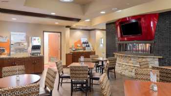 Holiday Inn Express Klamath - Redwood Ntl Park Area, an IHG Hotel