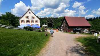 Gasthaus Breitbrunnen - Eeva Karjalainen