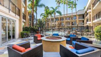 Comfort Inn & Suites Orange County John Wayne Airport