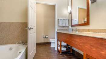 Comfort Inn & Suites Galt - Lodi North