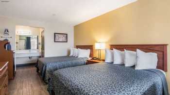 Econo Lodge Inn & Suites Lodi - Wine Country Area