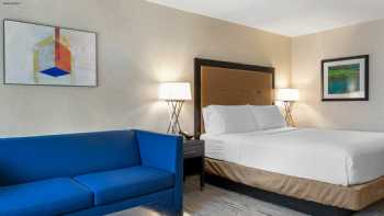 Holiday Inn Express Colton-Riverside North, an IHG Hotel