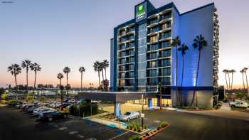 Holiday Inn Express & Suites Santa ANA - Orange County, an IHG Hotel