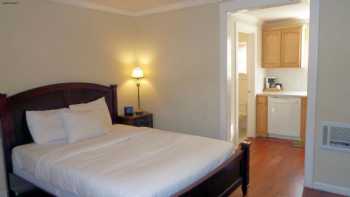 Americas Best Value Inn & Suites Royal Carriage