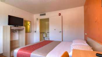 Motel 6 Jurupa Valley, CA - Riverside West