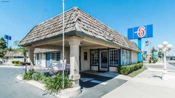 Motel 6 Kingsburg, CA