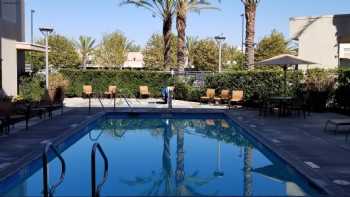 Courtyard by Marriott Long Beach Airport