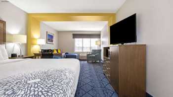 La Quinta Inn & Suites by Wyndham NE Long Beach/Cypress