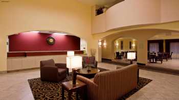 La Quinta Inn & Suites by Wyndham NE Long Beach/Cypress