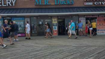 M R Ducks Apparel Shoppes