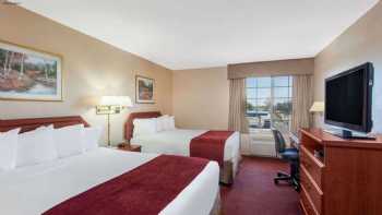 Ramada by Wyndham Fresno Northwest