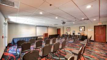 Holiday Inn Express & Suites Manteca City Center, an IHG Hotel