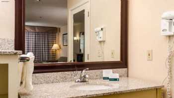 Quality Inn & Suites Lathrop