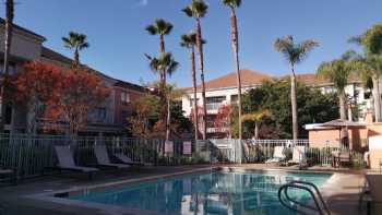 Courtyard by Marriott Oakland Airport