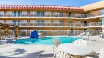 Rodeway Inn & Suites