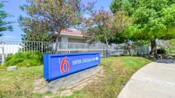 Motel 6 Corona, CA