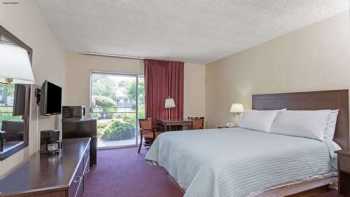 Days Inn by Wyndham Novato/San Francisco